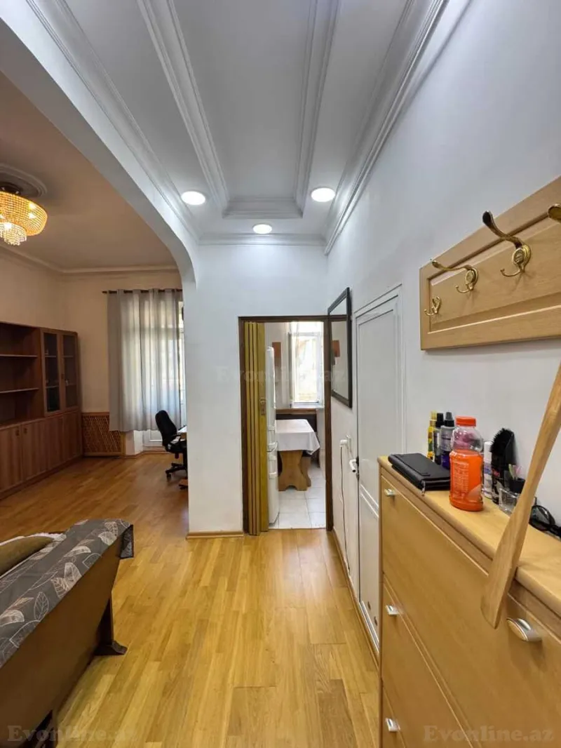 Kirayə verilir 2 otaqlı Mənzil Köhnə tikili 52 m² Sahil m. - şəkil 2