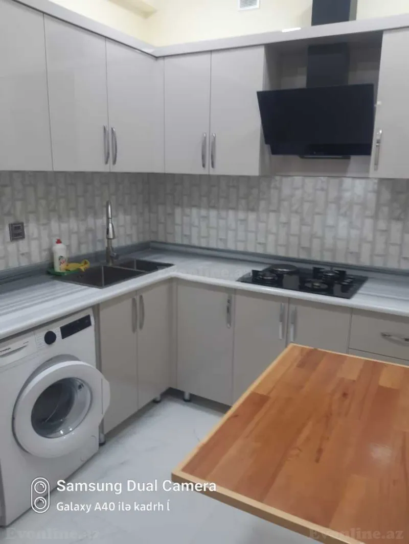 Kirayə verilir 2 otaqlı Mənzil Yeni tikili 70 m² Neftçilər m. - şəkil 3
