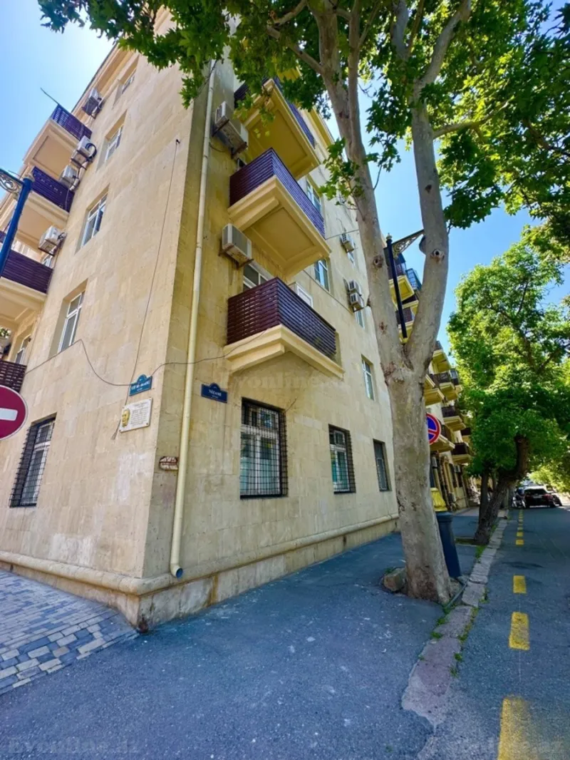 Satılır 1 otaqlı Mənzil Köhnə tikili 32 m² Yasamal r. - şəkil 2