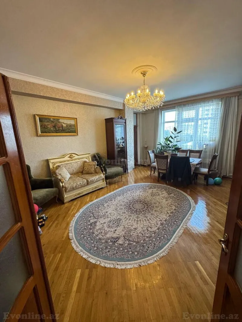 Satılır 3 otaqlı Mənzil Köhnə tikili 100 m² Memar Əcəmi m.