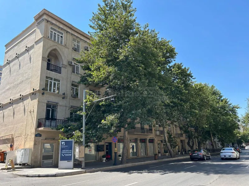 Kirayə verilir 4 otaqlı Mənzil Köhnə tikili 100 m² Yasamal r.