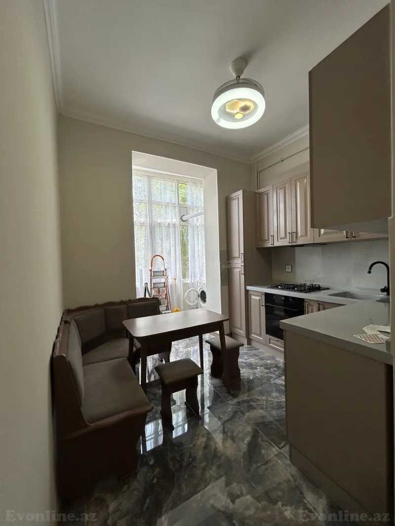 Kirayə verilir 4 otaqlı Mənzil Köhnə tikili 100 m² Yasamal r. - şəkil 19