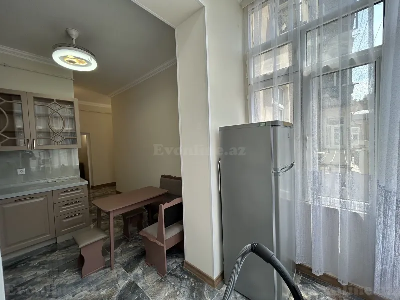 Kirayə verilir 4 otaqlı Mənzil Köhnə tikili 100 m² Yasamal r. - şəkil 23