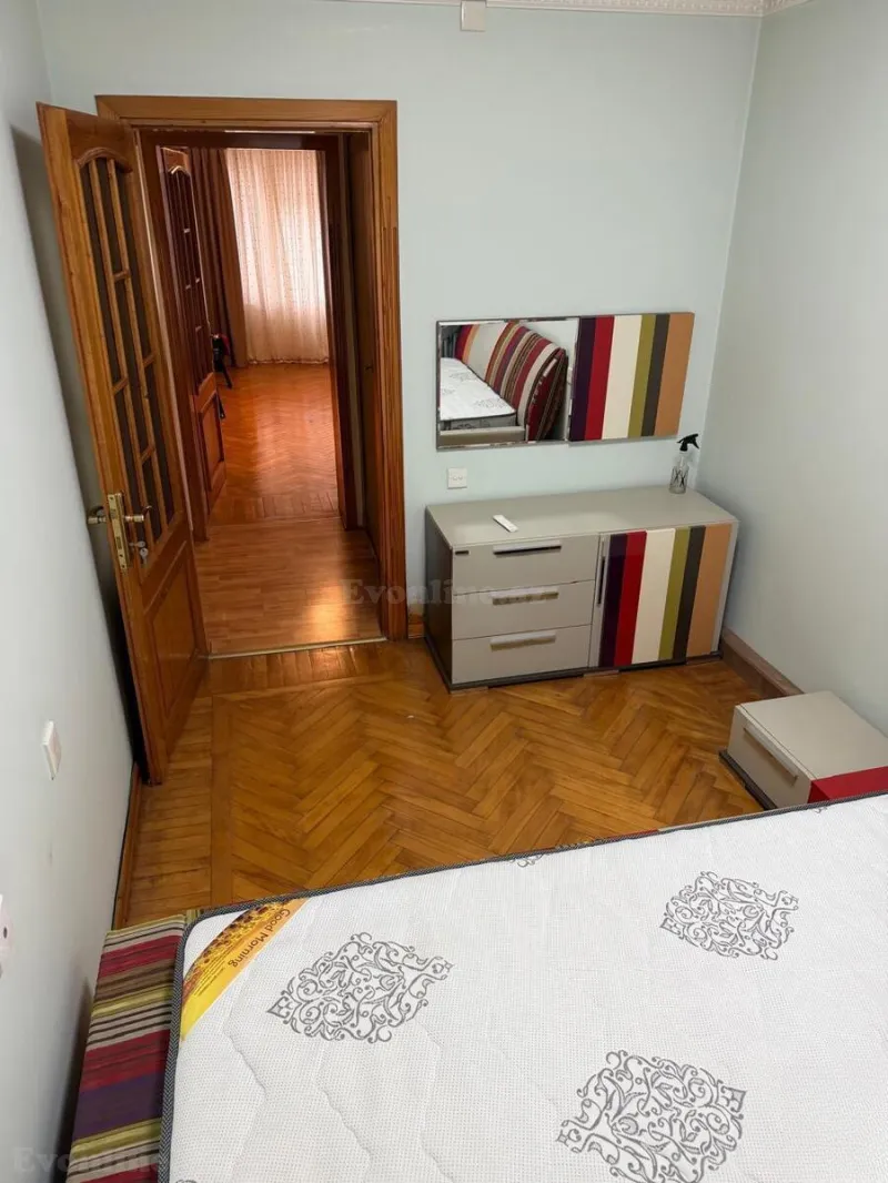 Satılır 3 otaqlı Mənzil Köhnə tikili 70 m² Nizami m. - şəkil 24