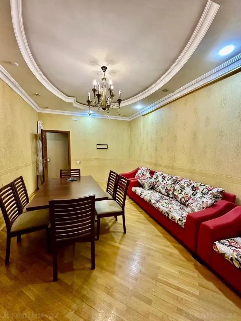 Kirayə verilir 3 otaqlı Mənzil Yeni tikili 100 m² 8 Noyabr m.