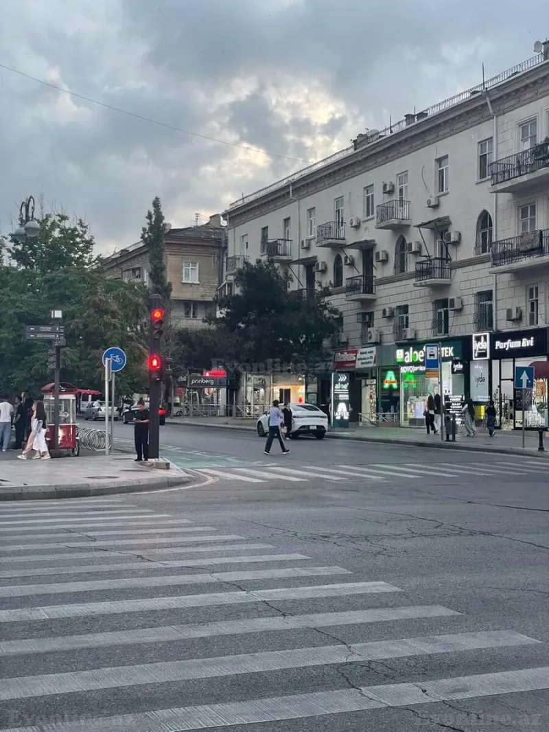 Obyekt 60 m² Elmlər Akademiyası m. Satılır