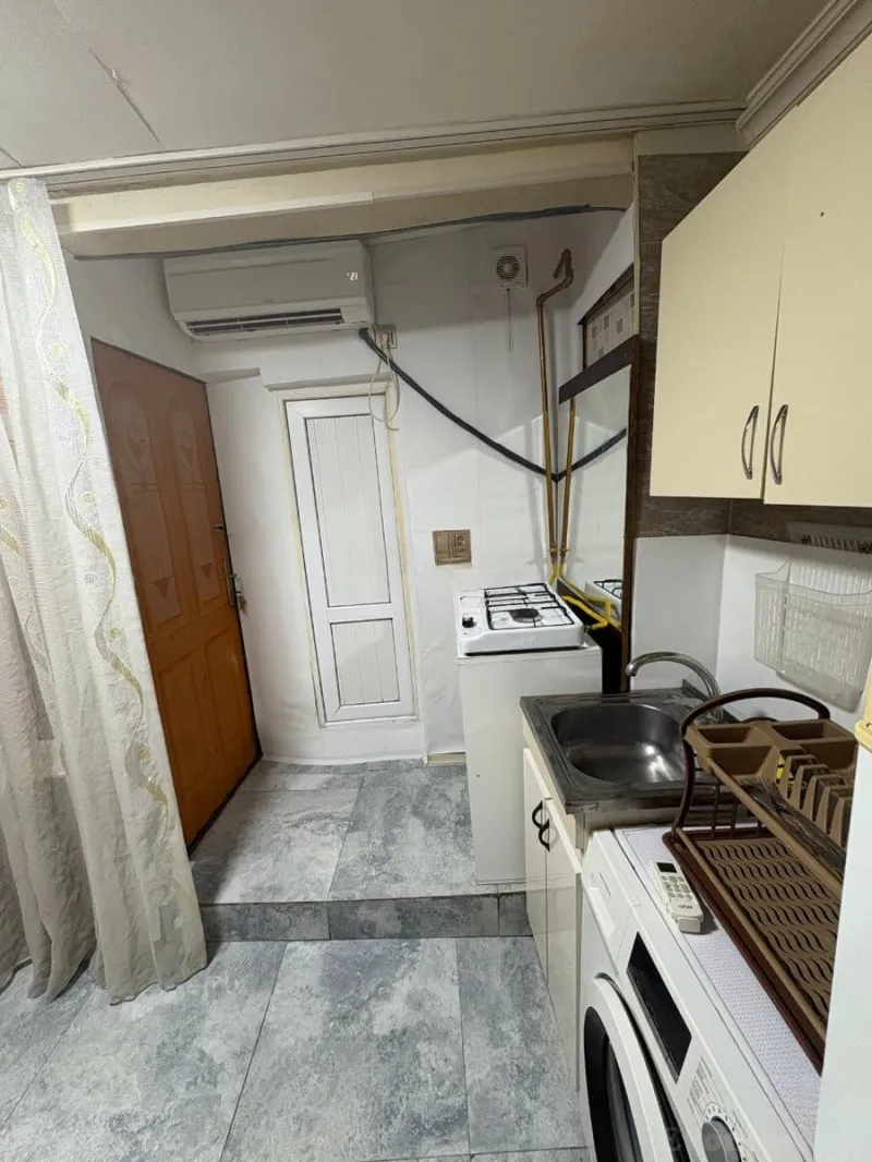 Kirayə verilir 2 otaqlı Mənzil Köhnə tikili 45 m² Sahil m. - şəkil 2