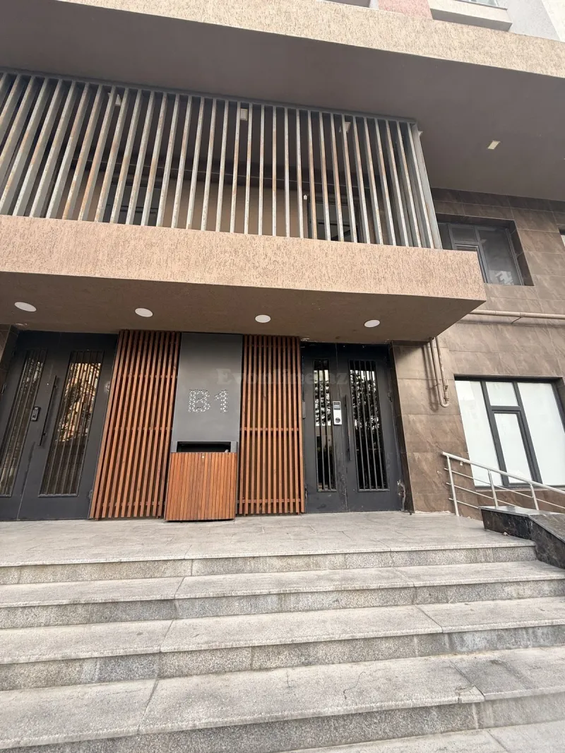 Satılır 3 otaqlı Mənzil Yeni tikili 127 m² Nərimanov r. - şəkil 3