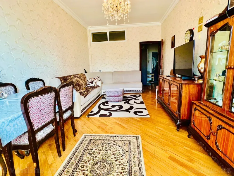 2 otaqlı Mənzil 78 m² Neftçilər m. Satılır