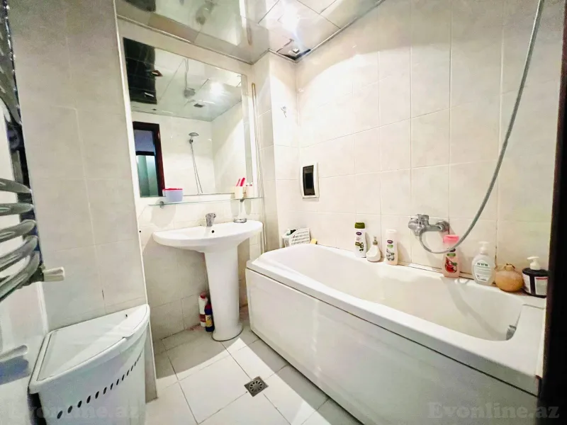 Satılır 2 otaqlı Mənzil Yeni tikili 78 m² Neftçilər m. - şəkil 17