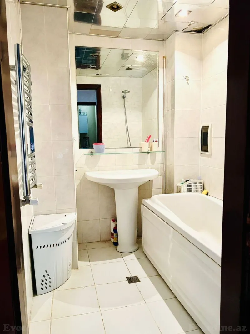 Satılır 2 otaqlı Mənzil Yeni tikili 78 m² Neftçilər m. - şəkil 21