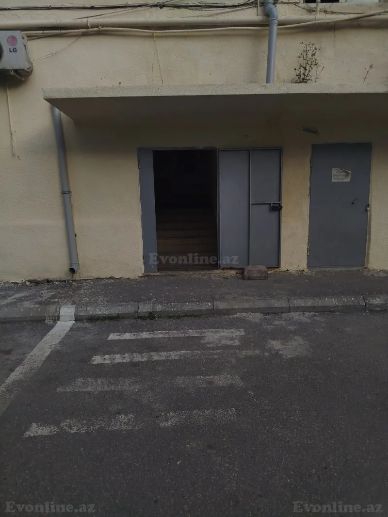 Satılır 4 otaqlı Mənzil Köhnə tikili 80 m² Avtovağzal m. - şəkil 2