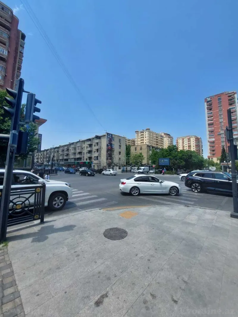 Satılır 3 otaqlı Mənzil Köhnə tikili 80 m² Gənclik m.