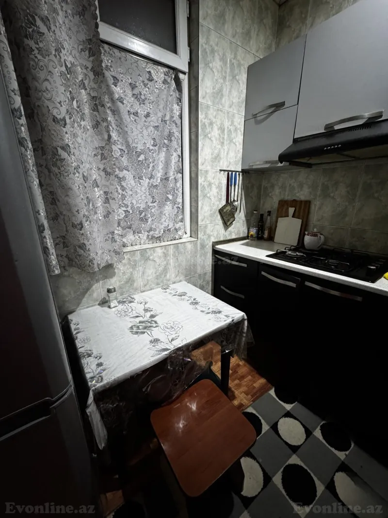 Kirayə verilir 2 otaqlı Mənzil Köhnə tikili 50 m² Memar Əcəmi m. - şəkil 6