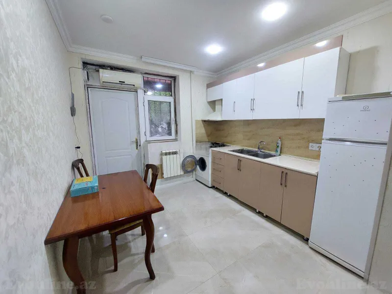 Satılır 2 otaqlı Mənzil Köhnə tikili 40 m² 7-ci mikrorayon