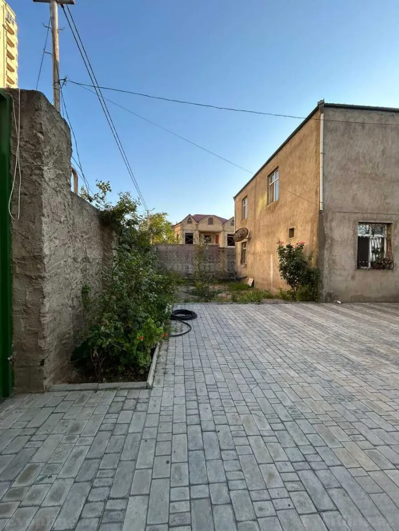 7 otaqlı Həyət evi 270 m² Avtovağzal m. Satılır