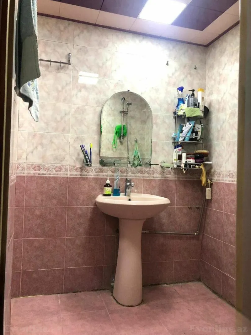 Kirayə verilir 4 otaqlı Mənzil Köhnə tikili 130 m² Azadlıq prospekti m. - şəkil 7