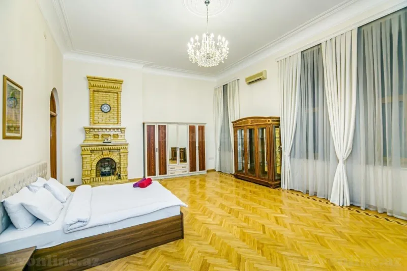 Kirayə verilir 4 otaqlı Mənzil Köhnə tikili 180 m² Səbail r. - şəkil 2