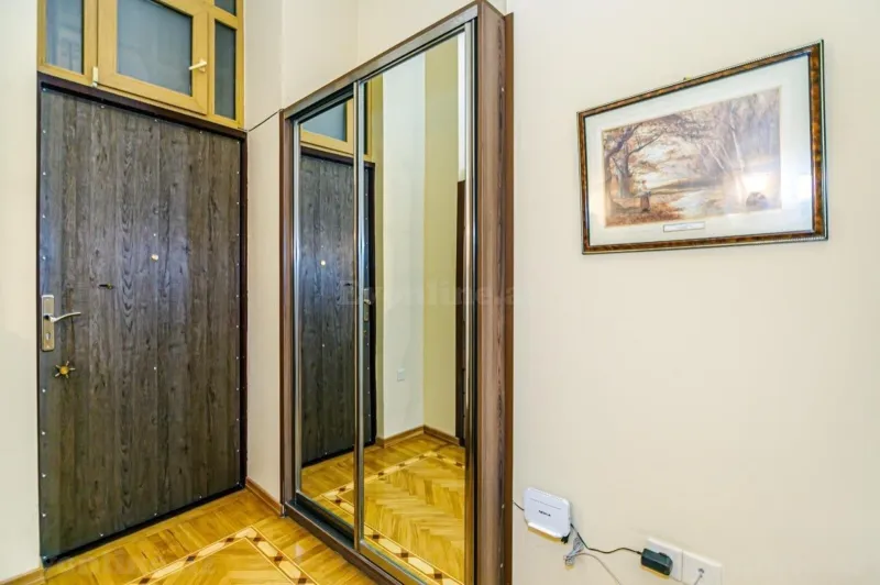 Kirayə verilir 4 otaqlı Mənzil Köhnə tikili 180 m² Səbail r. - şəkil 11