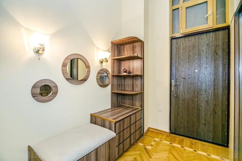 Kirayə verilir 4 otaqlı Mənzil Köhnə tikili 180 m² Səbail r. - şəkil 12