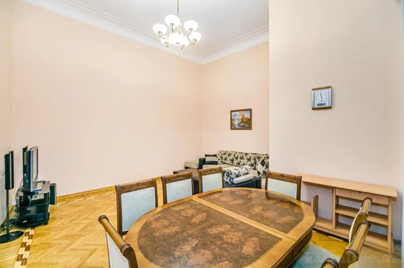 Kirayə verilir 4 otaqlı Mənzil Köhnə tikili 180 m² Səbail r. - şəkil 13