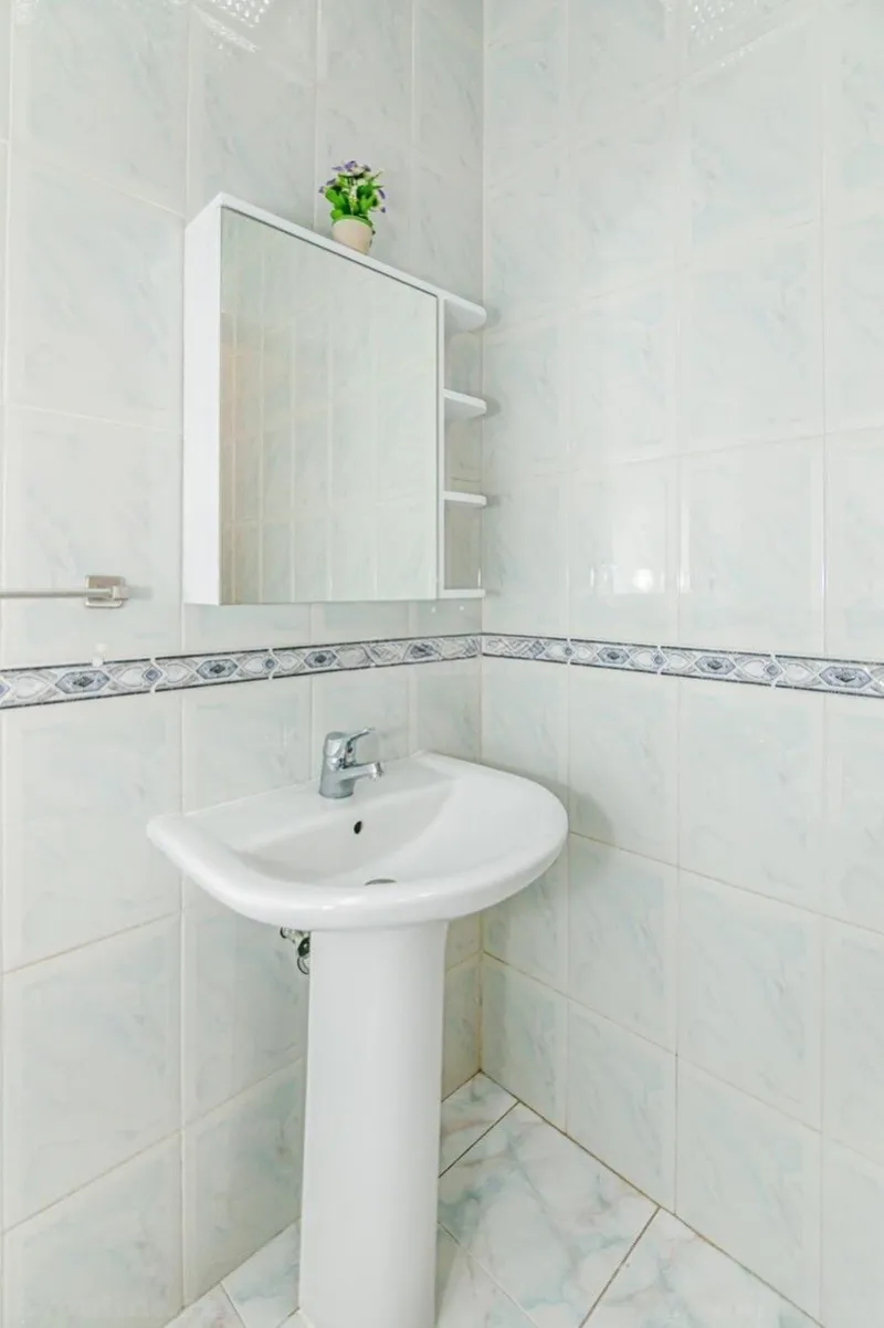 Kirayə verilir 4 otaqlı Mənzil Köhnə tikili 180 m² Səbail r. - şəkil 22