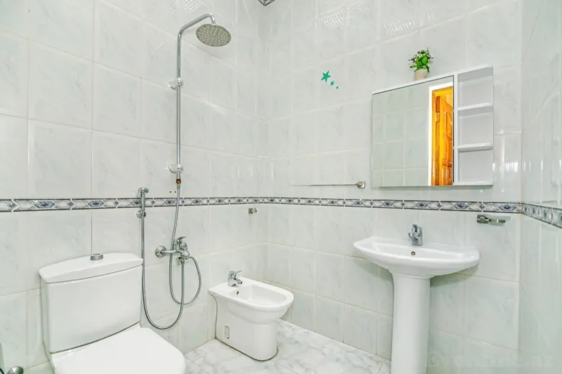 Kirayə verilir 4 otaqlı Mənzil Köhnə tikili 180 m² Səbail r. - şəkil 23