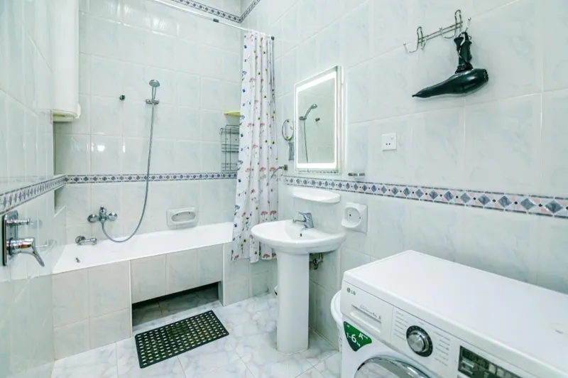 Kirayə verilir 4 otaqlı Mənzil Köhnə tikili 180 m² Səbail r. - şəkil 26