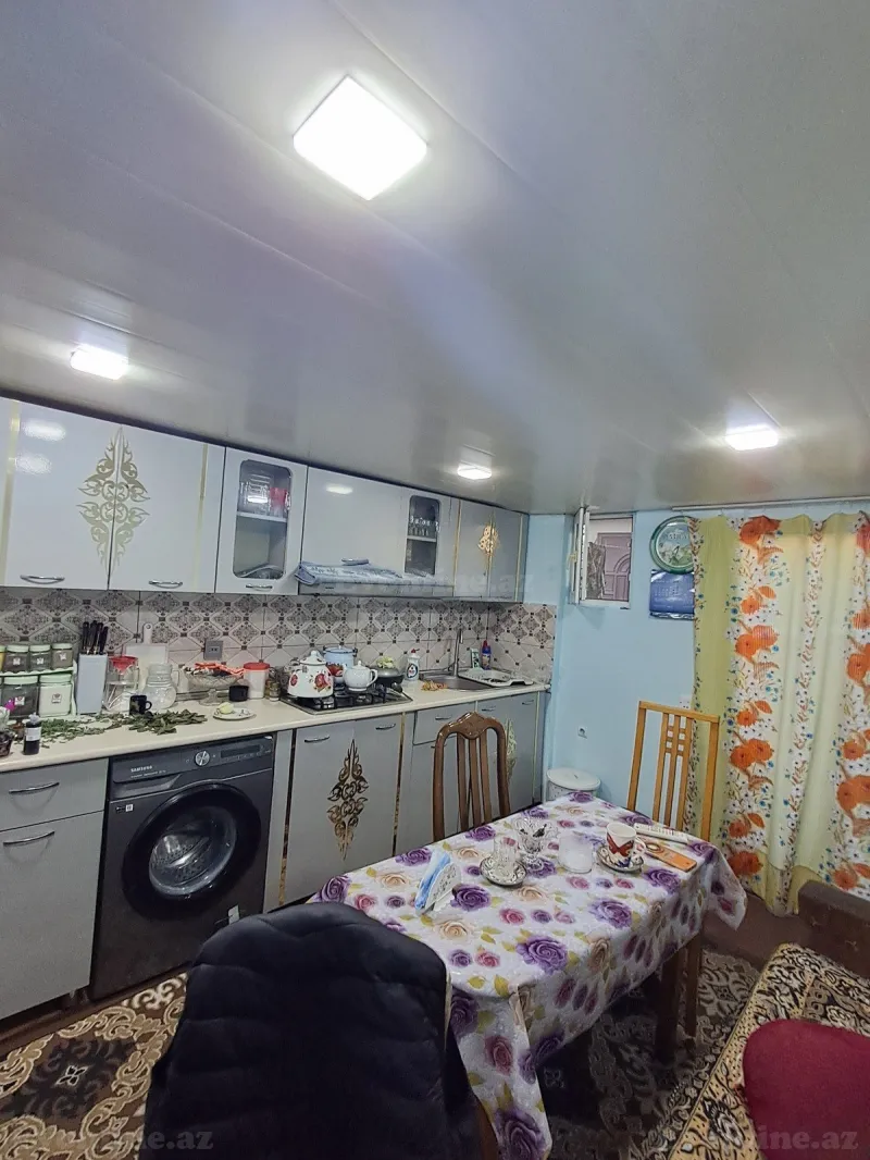 3 otaqlı Həyət evi 65 m² İnşaatçılar m. Satılır