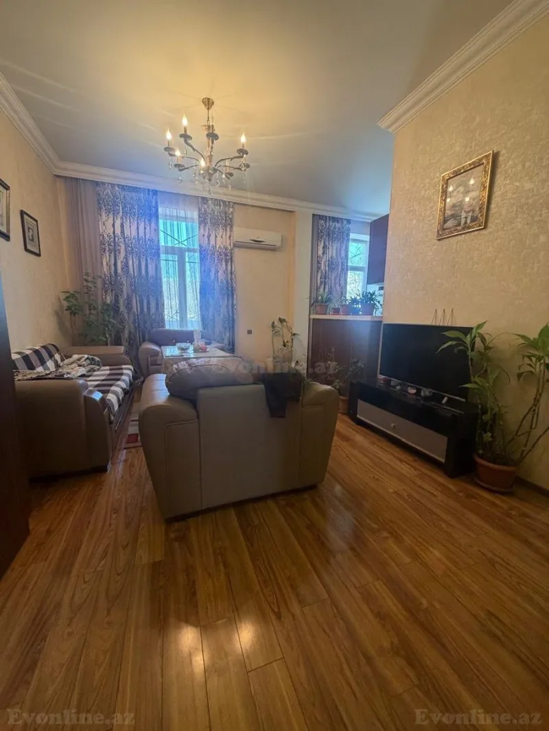 Satılır 2 otaqlı Mənzil Köhnə tikili 67 m² Elmlər Akademiyası m. - şəkil 2
