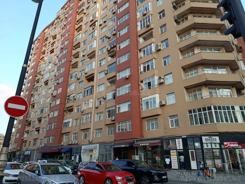 Obyekt 55 m² Xətai r. Satılır