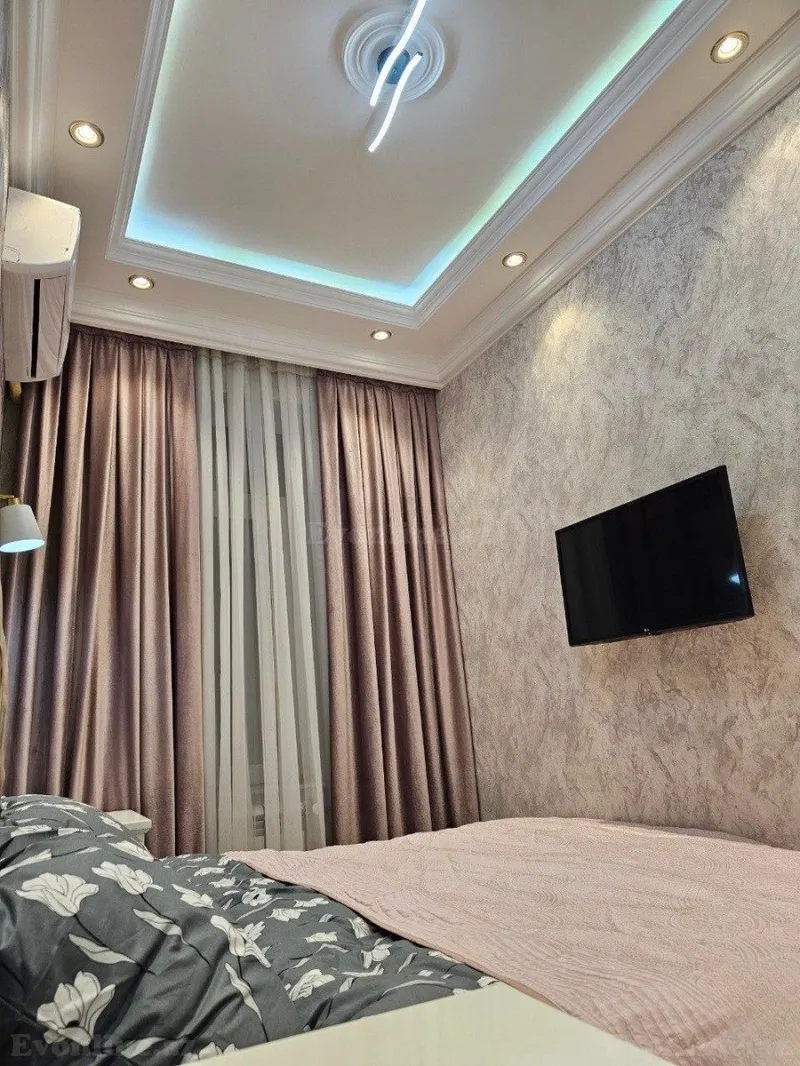 Kirayə verilir 2 otaqlı Mənzil Köhnə tikili 50 m² Sahil m. - şəkil 16