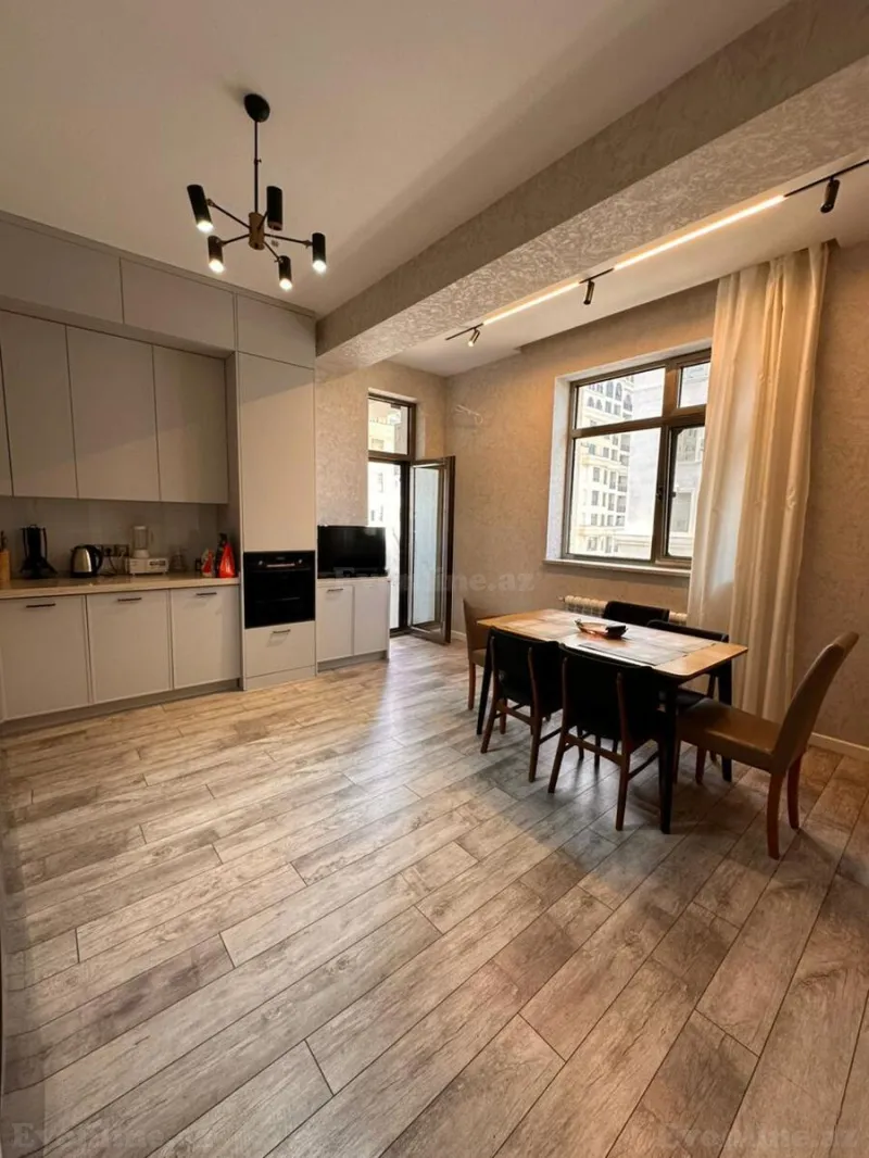 Satılır 3 otaqlı Mənzil Yeni tikili 130 m² Elmlər Akademiyası m. - şəkil 6