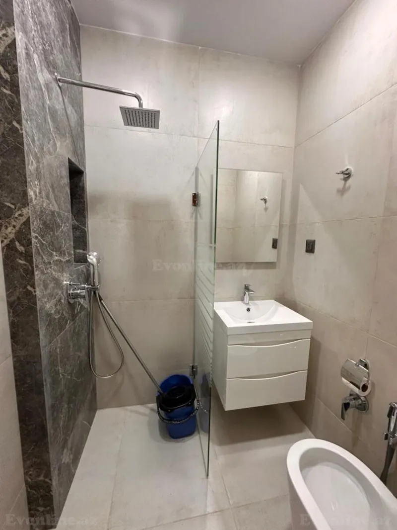 Satılır 3 otaqlı Mənzil Yeni tikili 130 m² Elmlər Akademiyası m. - şəkil 14
