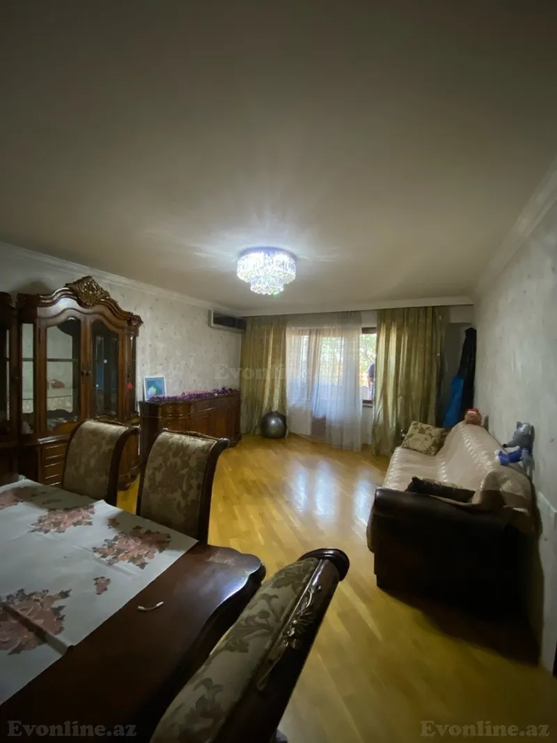 Satılır 3 otaqlı Mənzil Köhnə tikili 100 m² Yasamal r.