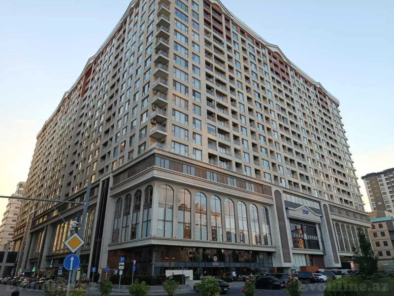 2 otaqlı Mənzil 118 m² Xətai r. Satılır