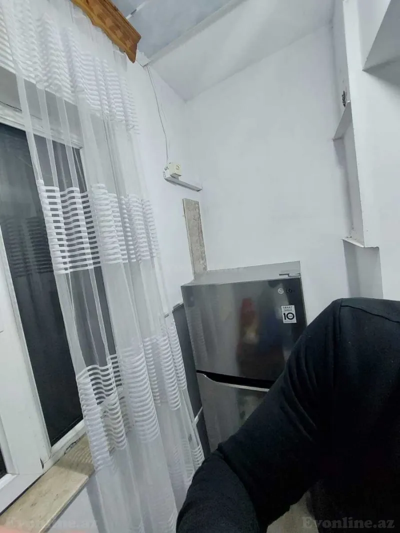 Satılır 2 otaqlı Mənzil Köhnə tikili 45 m² Yeni Günəşli - şəkil 5