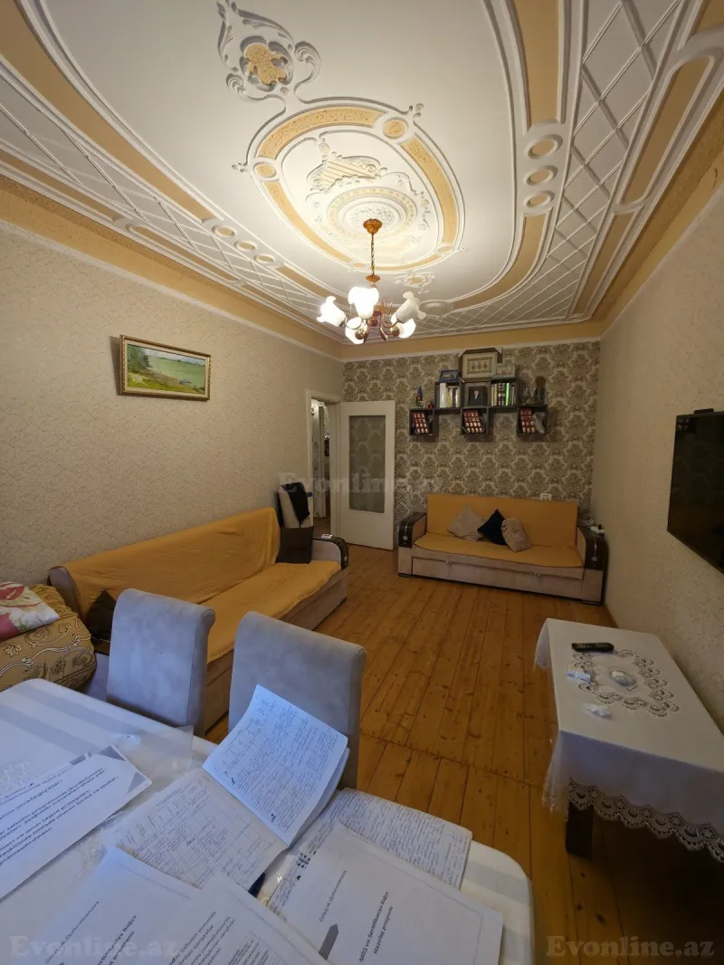 Satılır 3 otaqlı Mənzil Köhnə tikili 75 m² Bakıxanov