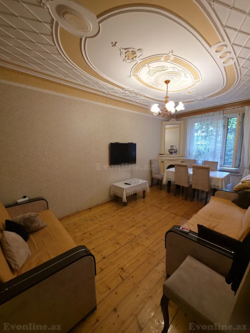Satılır 3 otaqlı Mənzil Köhnə tikili 75 m² Bakıxanov - şəkil 2