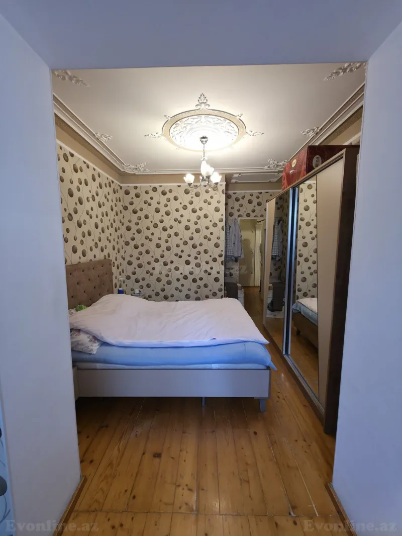 Satılır 3 otaqlı Mənzil Köhnə tikili 75 m² Bakıxanov - şəkil 4