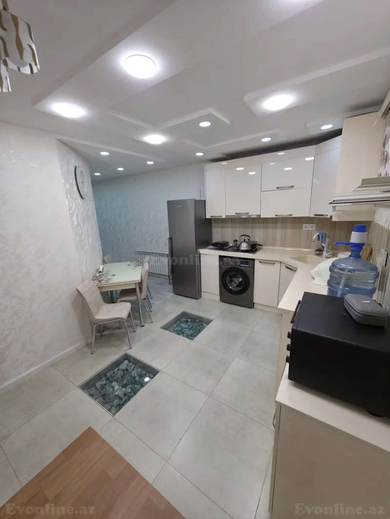 3 otaqlı Mənzil 70 m² Qaraçuxur Satılır
