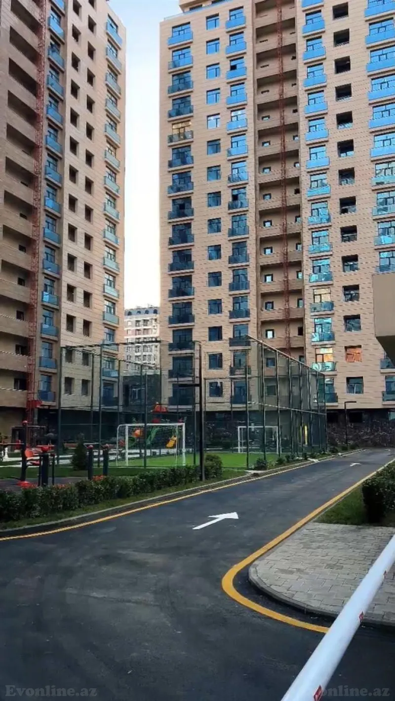 Satılır 4 otaqlı Mənzil Yeni tikili 195 m² 28 May m.