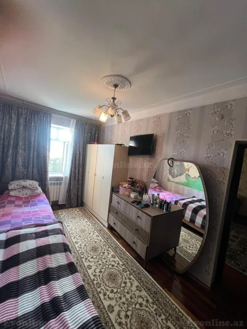 Satılır 3 otaqlı Mənzil Köhnə tikili 76 m² Koroğlu m. - şəkil 5