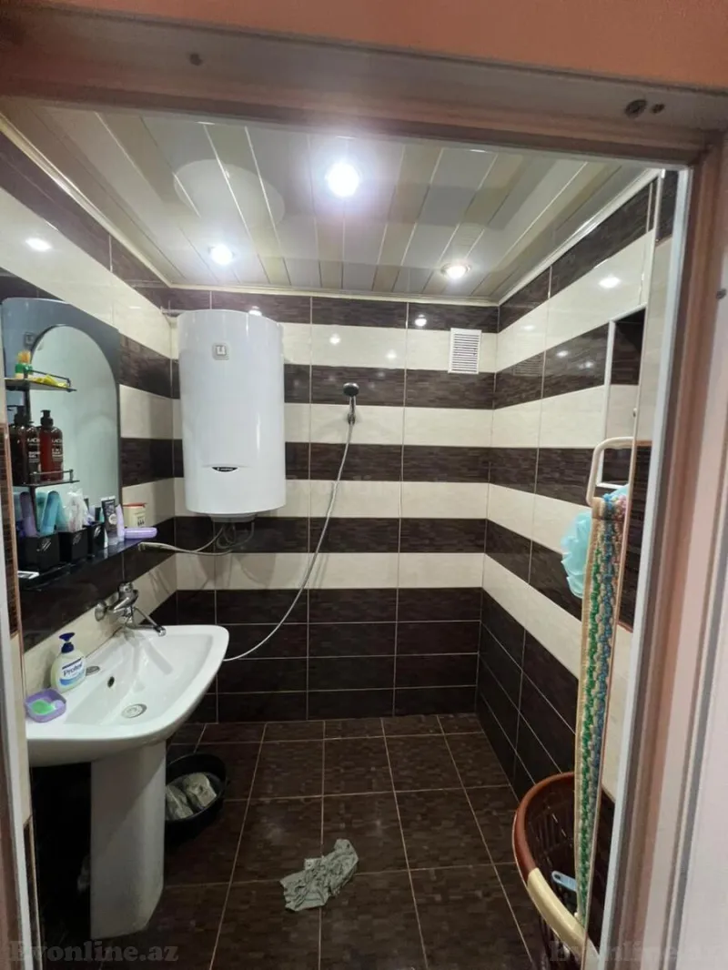 Satılır 3 otaqlı Mənzil Köhnə tikili 76 m² Koroğlu m. - şəkil 12
