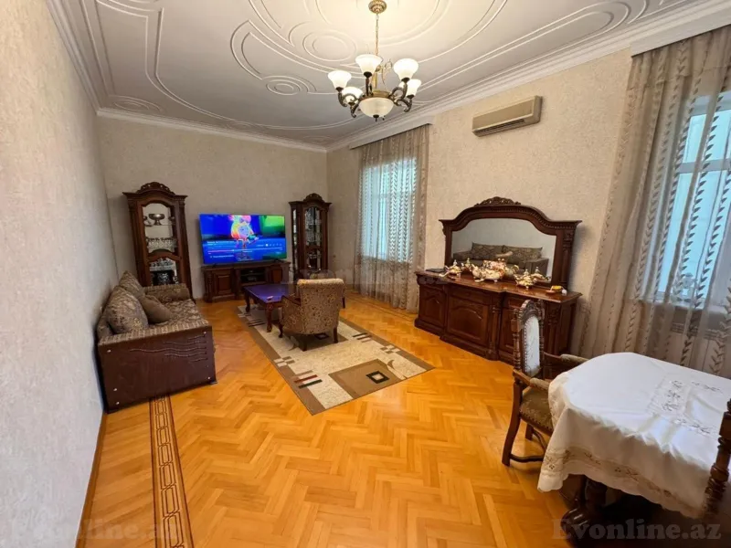 Satılır 8 otaqlı Həyət evi 300 m² Elmlər Akademiyası m. - şəkil 4