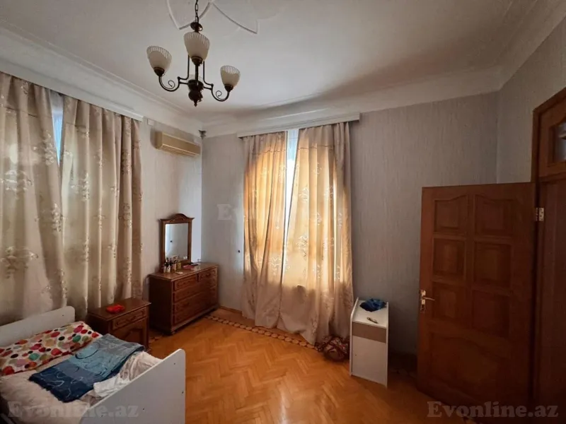 Satılır 8 otaqlı Həyət evi 300 m² Elmlər Akademiyası m. - şəkil 13
