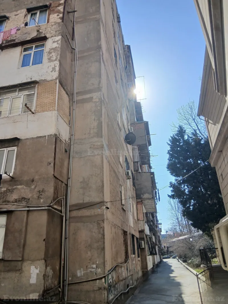 Satılır 2 otaqlı Mənzil Köhnə tikili 50 m² Azadlıq prospekti m. - şəkil 3