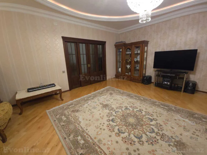 4 otaqlı Mənzil 150 m² 28 May m. Satılır