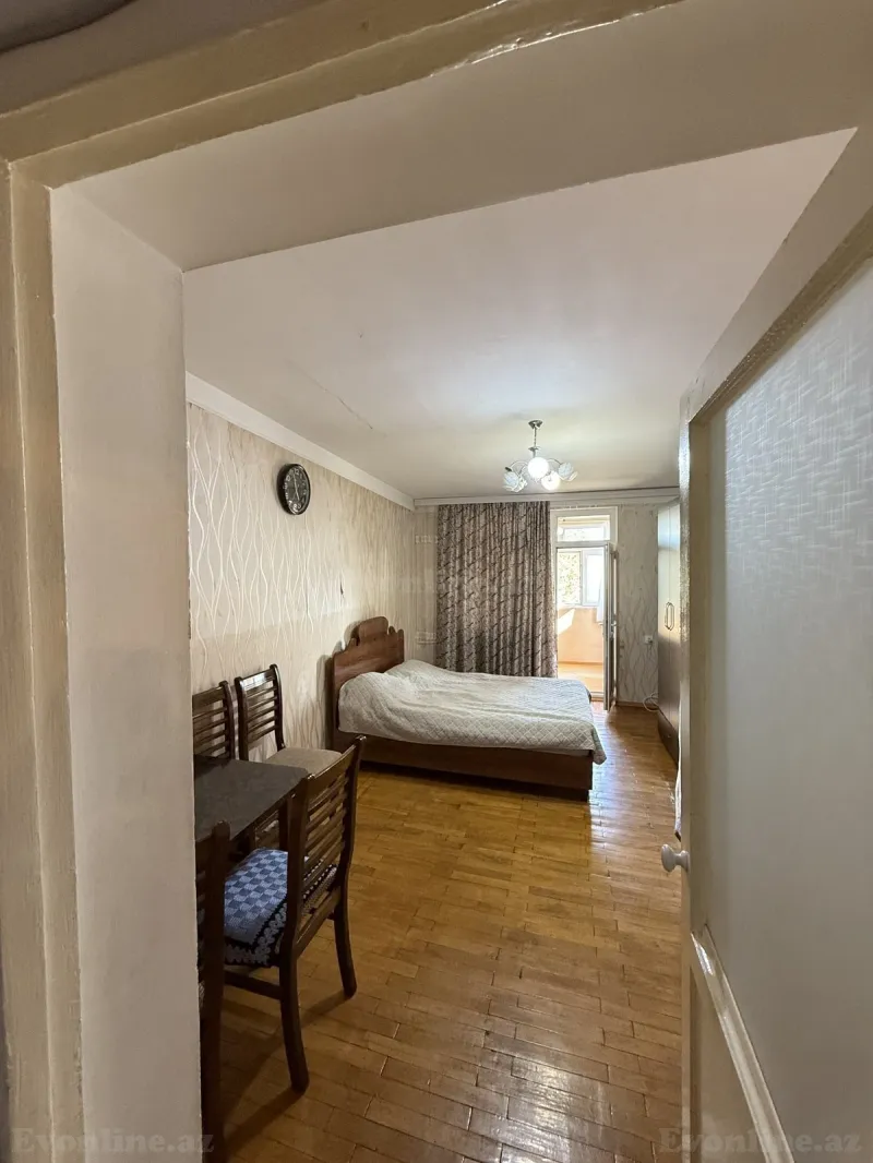 Satılır 3 otaqlı Mənzil Köhnə tikili 70 m² Neftçilər m. - şəkil 3