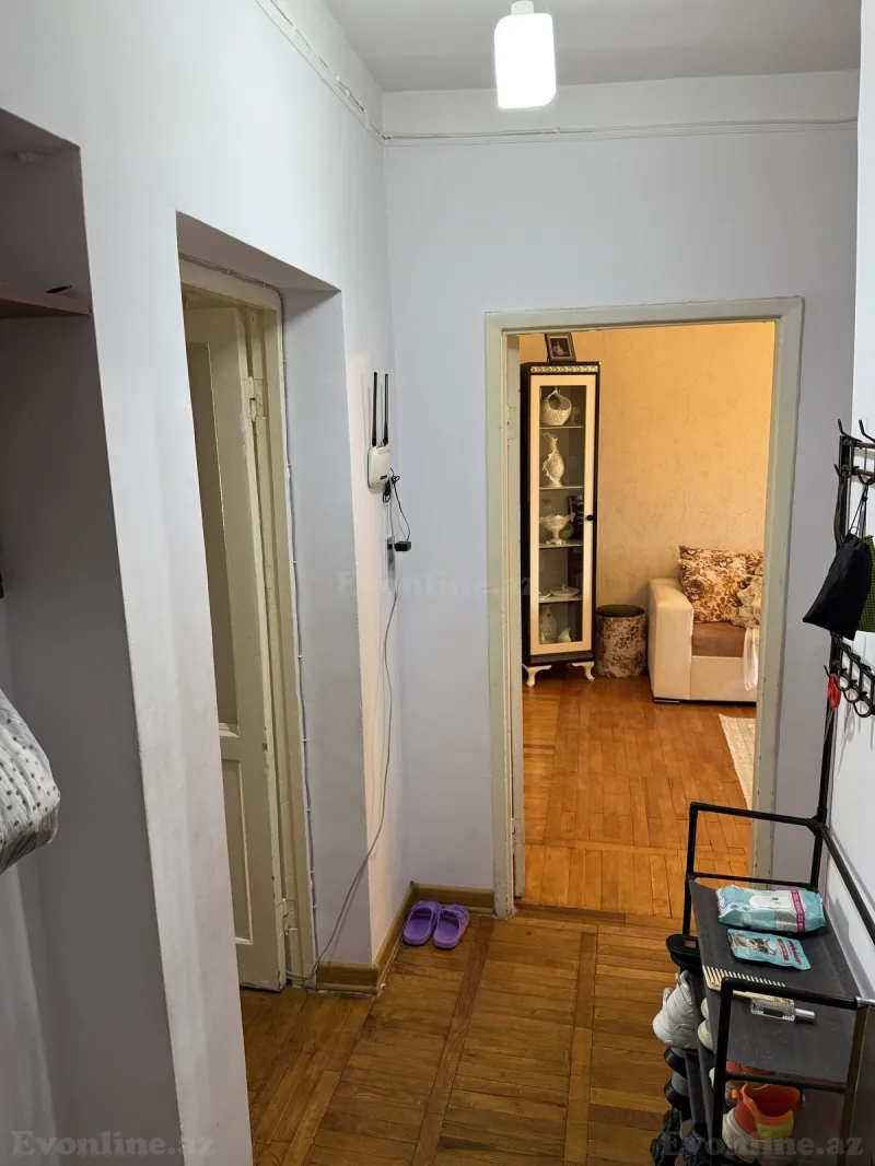 Satılır 3 otaqlı Mənzil Köhnə tikili 70 m² Neftçilər m. - şəkil 4
